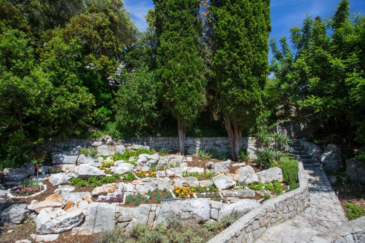 Apartments Tasha Mali Lošinj Exterior foto