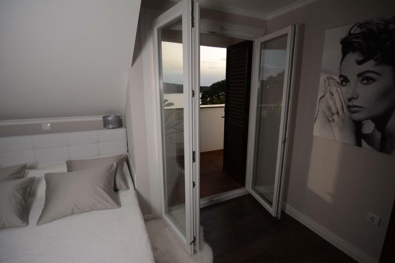 Apartments Tasha Mali Lošinj Exterior foto